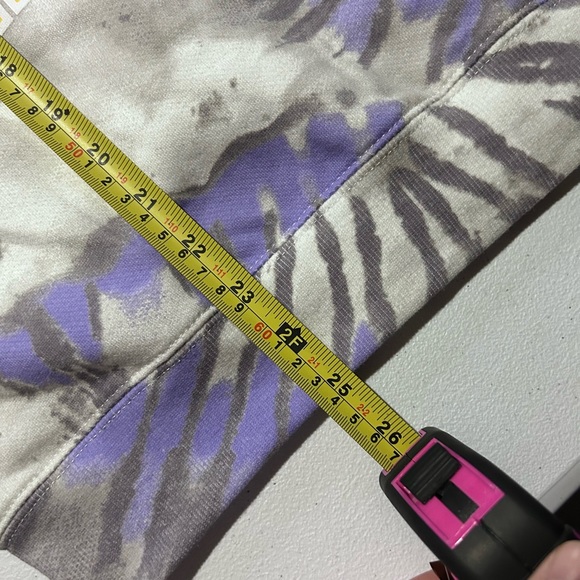 NWOT Lakers Crewneck - Picture 7 of 7